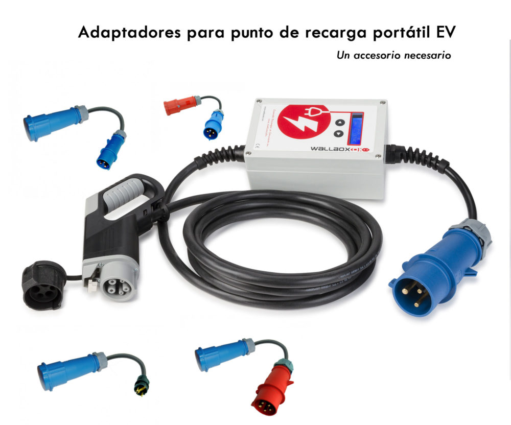 Adaptadores de corriente para utilizar un punto de recarga portátil de coche eléctrico en diferentes tomas.