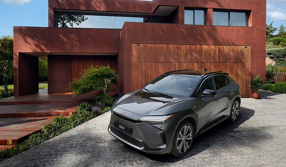 Nuevo Toyota bZ4X 2025: Precio, Autonomía e Carga en Casa