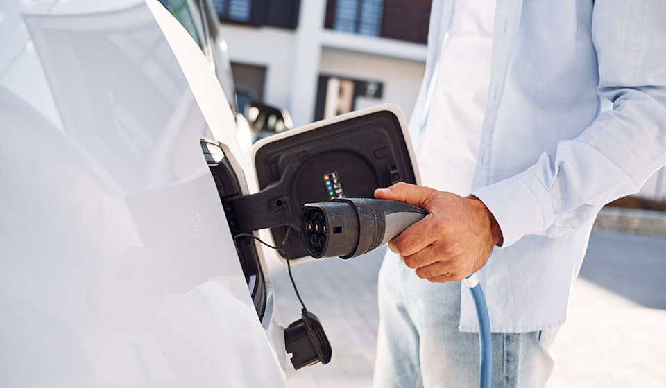 Plan Moves III en 2025: Últimas noticias de las ayudas para comprar coche eléctrico