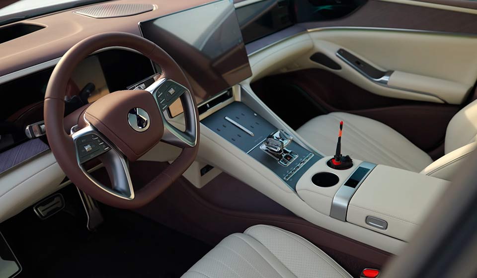 La marca de lujo de BYD lanza Denza Z9 GT: precio y características